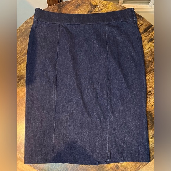 CHAPS | ladies denim pencil skirt. Size: L - Picture 1 of 8